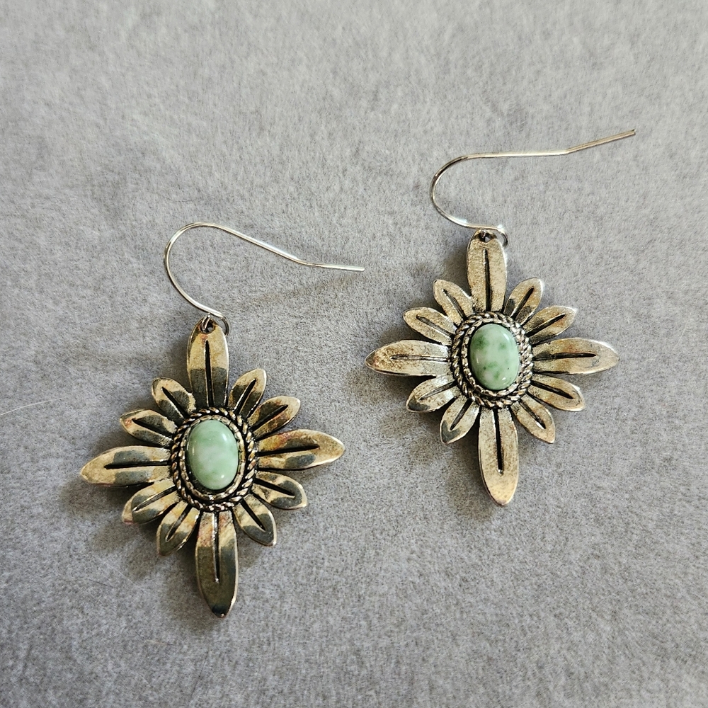 Silver and Green Floral Earrings - Picture 4 of 4